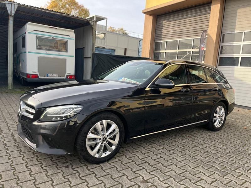 Schwarz Gebraucht 2019 Mercedes C220 Avantgarde Kombi | 13.990 € - Bild 1/4