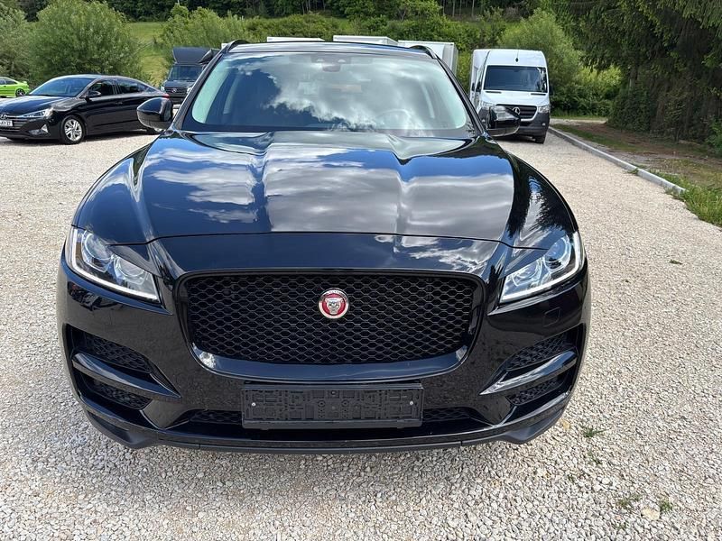 Gebraucht Jaguar F-Pace 163 PS (119 kW) 2019 Schwarz SUV