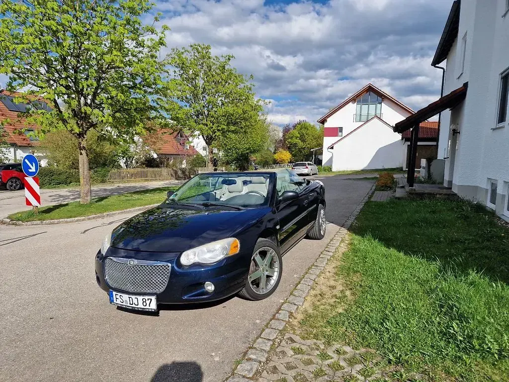 Second-hand Chrysler Sebring Cabriolet Limited 203 CP (149 kW) 2004 Albastru Cabrio