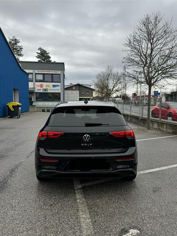 Gebraucht VW Golf VIII 150 PS (110 kW) 2020 Schwarz Kleinwagen