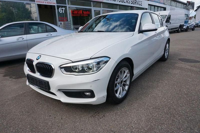 Weiß Gebraucht 2017 BMW 118 Advantage Kleinwagen | 11.950 € (Fairer Preis) - Bild 1/4