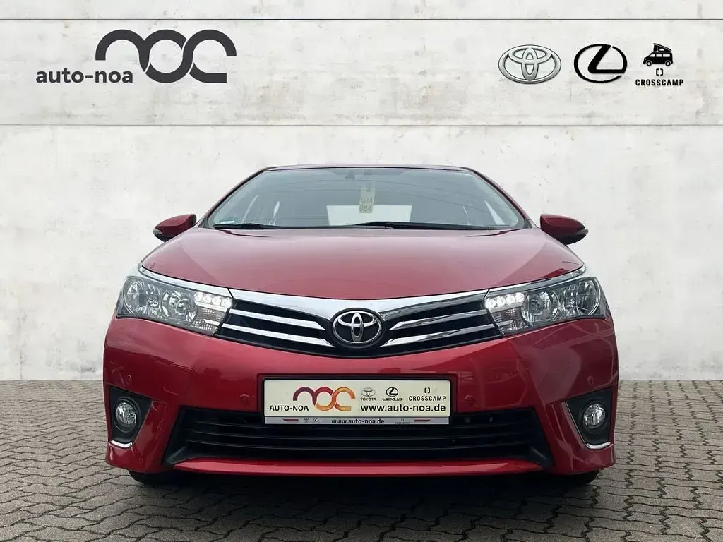 Occasion Toyota Corolla Executive 132 ch (97 kW) 2015 Rouge Berline