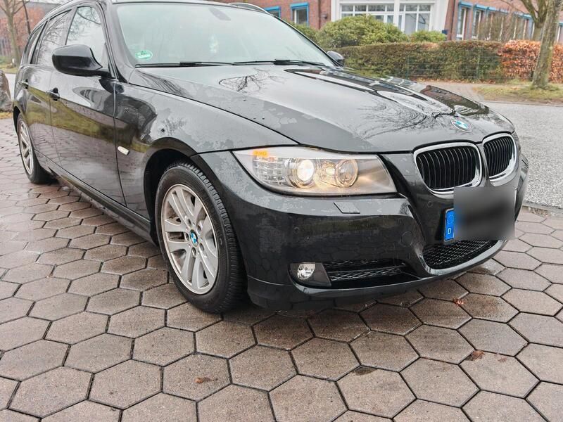 Schwarz Gebraucht 2012 BMW 320 Kombi | 4.990 € (Fairer Preis) - Bild 1/4