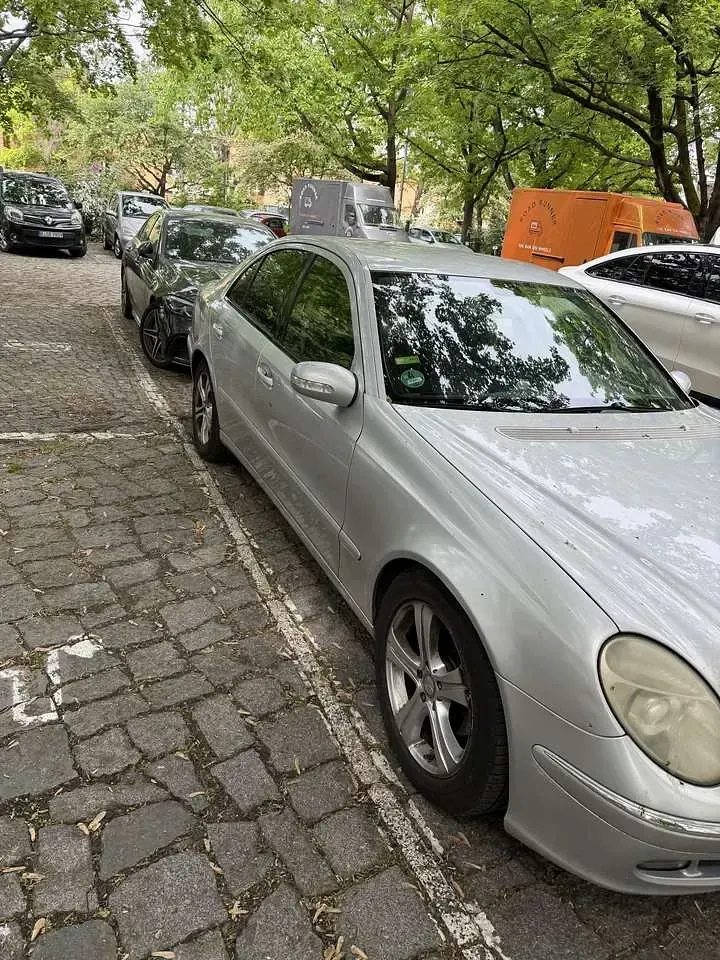 Gebraucht Mercedes E200 122 PS (89 kW) 2006 Grau Limousine