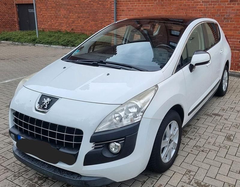 Weiß Gebraucht 2013 Peugeot 3008 Limousine | 7.990 € (Fairer Preis) - Bild 1/4