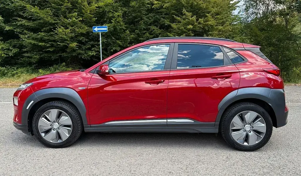 Gebraucht Hyundai Kona 100 kW (136 PS) 2020 Rot SUV