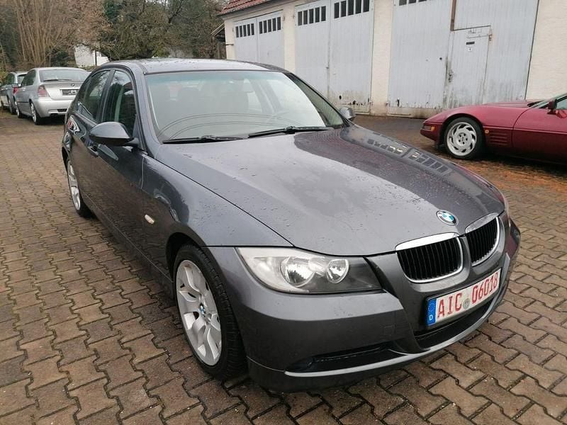 Grau Gebraucht 2006 BMW 320 Limousine | 5.950 € (Etwas zu teuer) - Bild 1/4