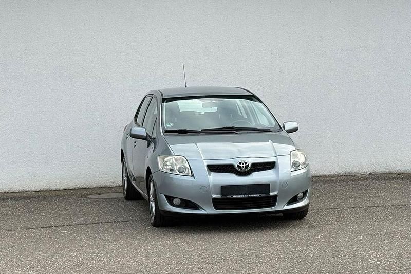 Silber Gebraucht 2009 Toyota Auris Life Limousine | 2.999 € (Fairer Preis) - Bild 1/4