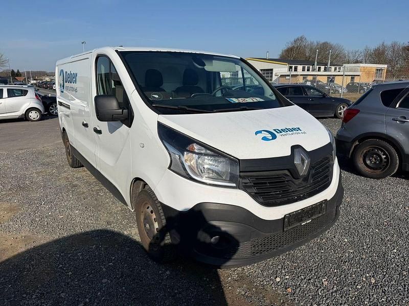 Gebraucht Renault Trafic Komfort 120 PS (88 kW) 2018 Weiß Van / Kleinbus
