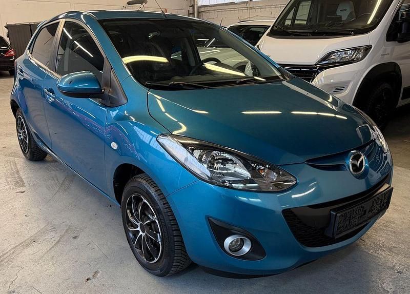 Gebraucht Mazda 2 Edition 84 PS (61 kW) 2013 Blau Kleinwagen