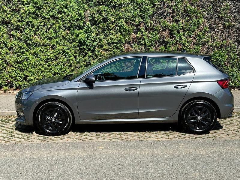 Neu Skoda 105 116 PS (85 kW) 2026 Grau Limousine