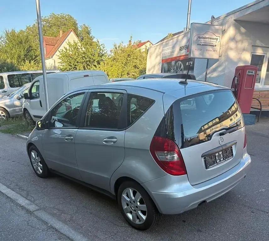 Gebraucht Mercedes A150 95 PS (69 kW) 2008 Silber Limousine