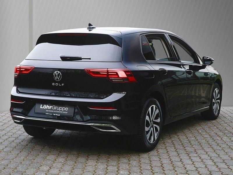 Gebraucht VW Golf VIII Active 150 PS (110 kW) 2023 Schwarz Limousine