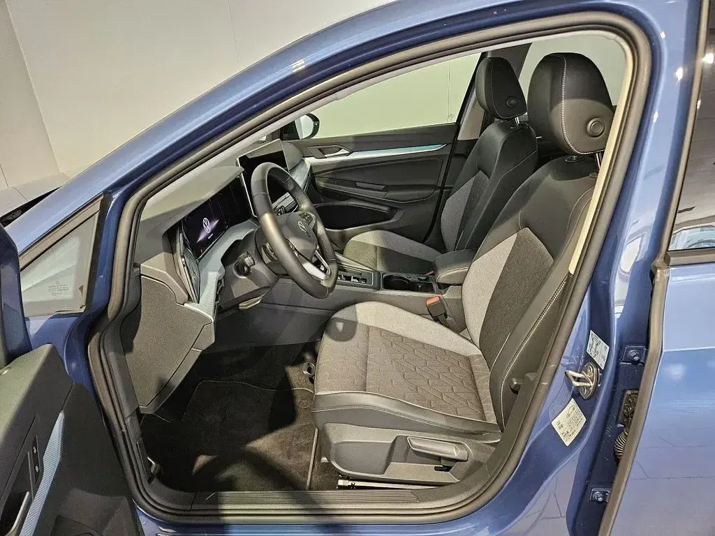 Second-hand VW Golf VIII Goal 150 CP (110 kW) 2025 Albastru Berlinǎ