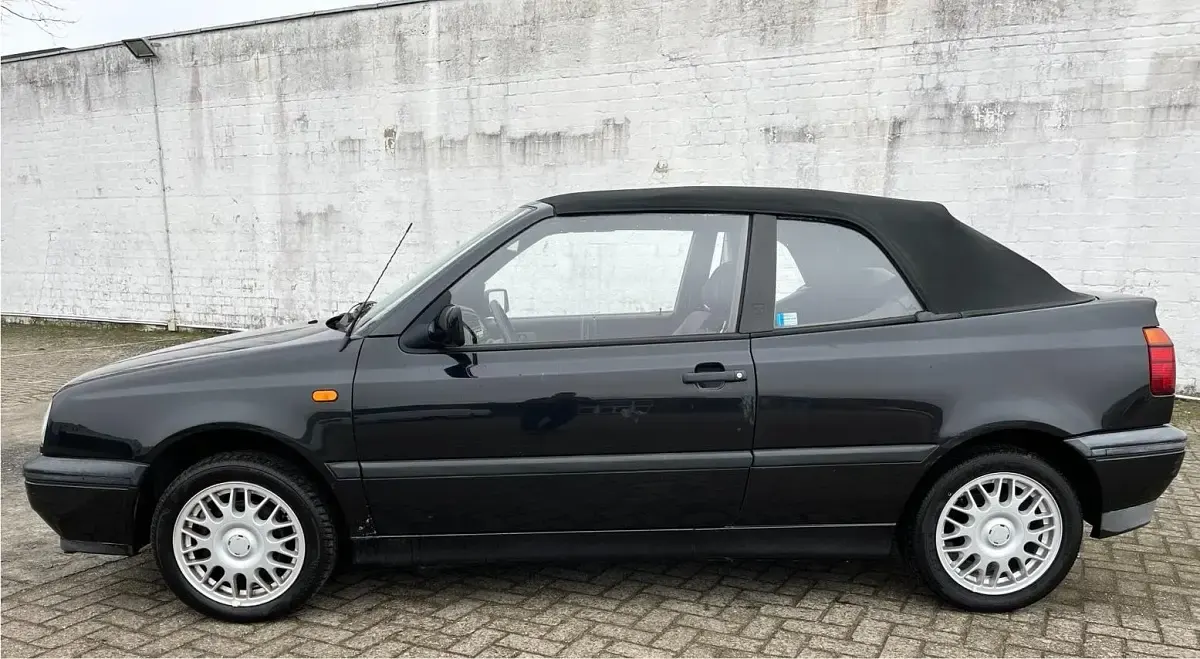 Gebraucht VW Golf 75 PS (55 kW) 2002 Schwarz Cabrio