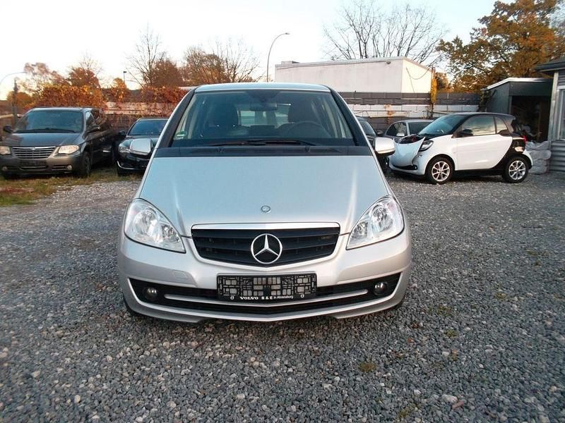 Gebraucht Mercedes A180 Classic 116 PS (85 kW) 2010 Silber Limousine