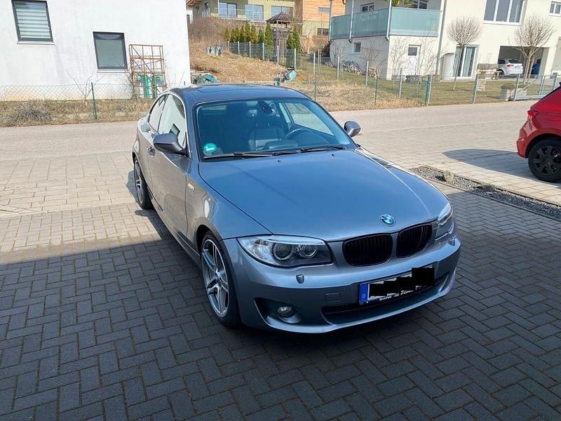 Gebraucht BMW 123 Performance 204 PS (150 kW) 2011 Grau Kleinwagen