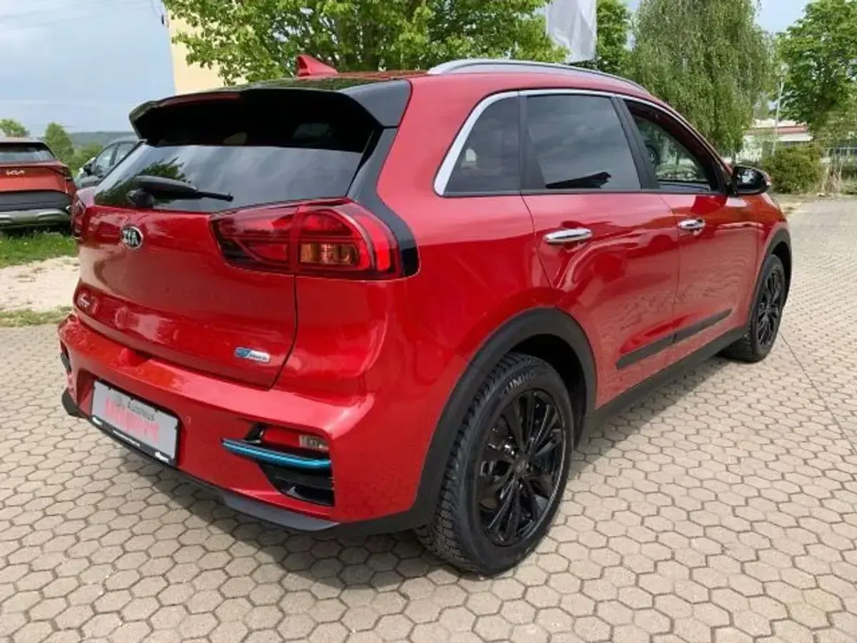 Gebraucht Kia e-Niro Spirit 150 kW (204 PS) 2021 (cr5) runway rot met SUV