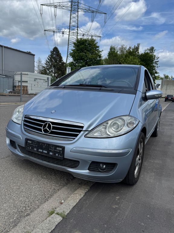 Grau Gebraucht 2006 Mercedes A180 Classic Limousine | 1.350 € (Guter Preis) - Bild 1/4