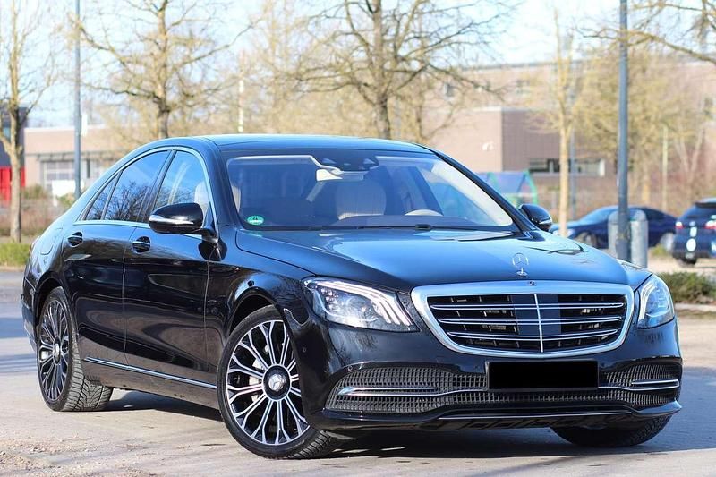 Schwarz Gebraucht 2018 Mercedes S560 Limousine | 37.900 € - Bild 1/4
