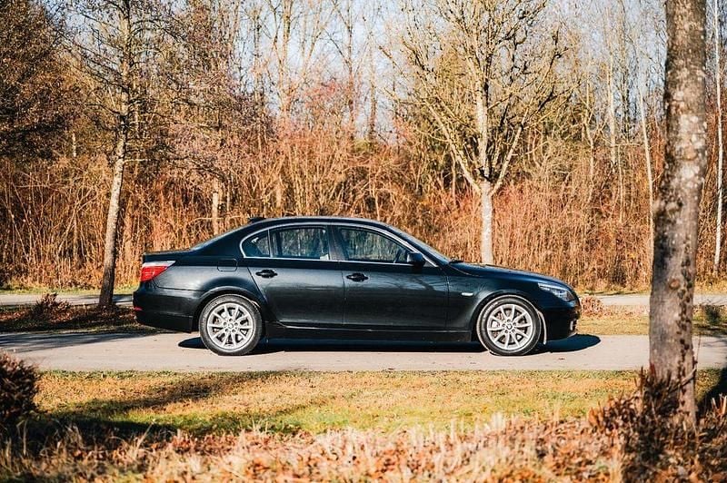Gebraucht BMW 550 367 PS (269 kW) 2007 Schwarz Limousine