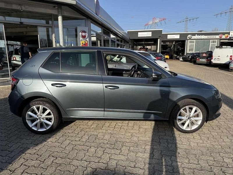 Gebraucht Skoda Fabia Joy 90 PS (66 kW) 2016 Quartz grey metallic Kleinwagen