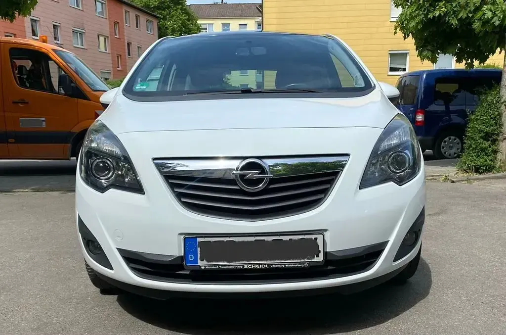 Gebraucht Opel Meriva Edition 120 PS (88 kW) 2011 Weiß Van / Kleinbus