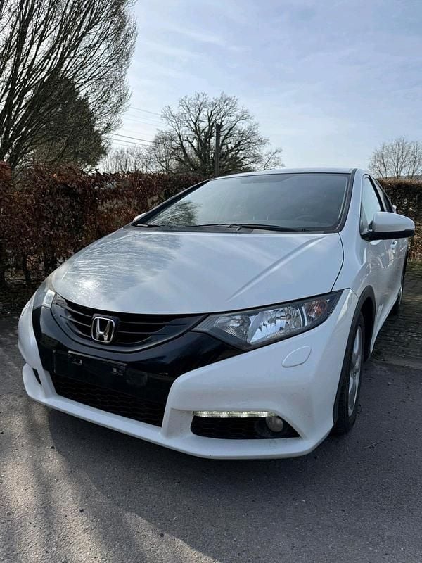 Gebraucht Honda Civic 120 PS (88 kW) 2015 Weiß Limousine