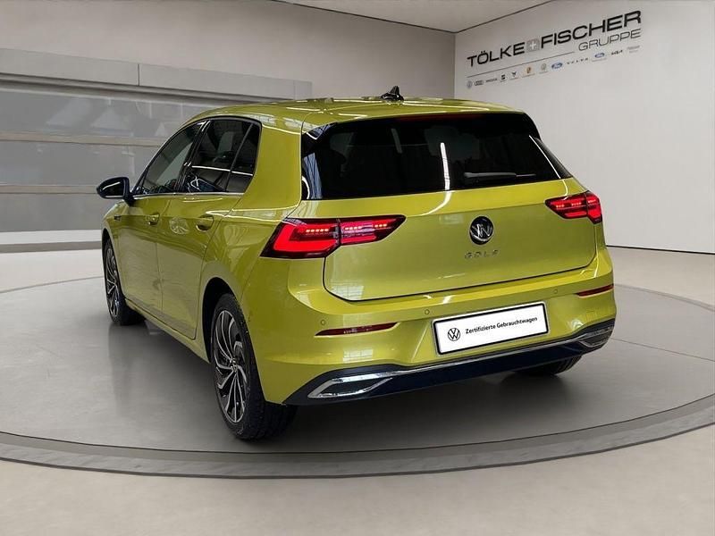 Gebraucht VW Golf VII Style 150 PS (110 kW) 2021 Limonen gelb (metallic) Kleinwagen