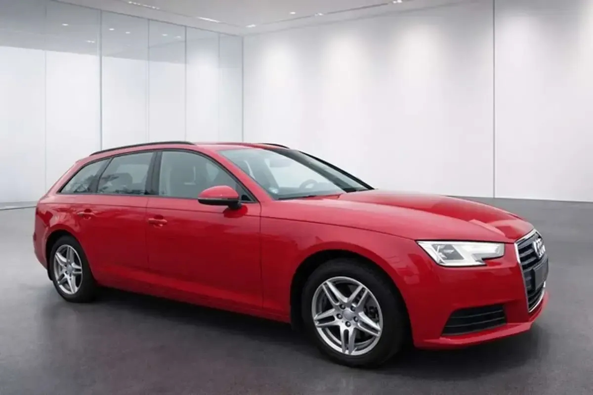 Używany Audi A4 Performance 150 KM (110 kW) 2016 Czerwony Kombi