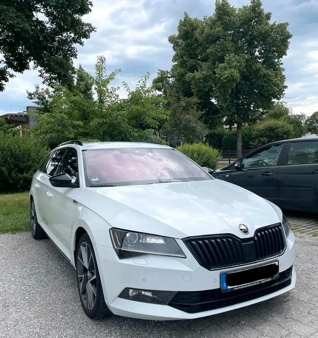 Gebraucht Skoda Superb SportLine 150 PS (110 kW) 2019 Weiß Kombi