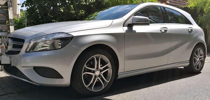 Gebraucht Mercedes 180 122 PS (89 kW) 2015 Silber Limousine