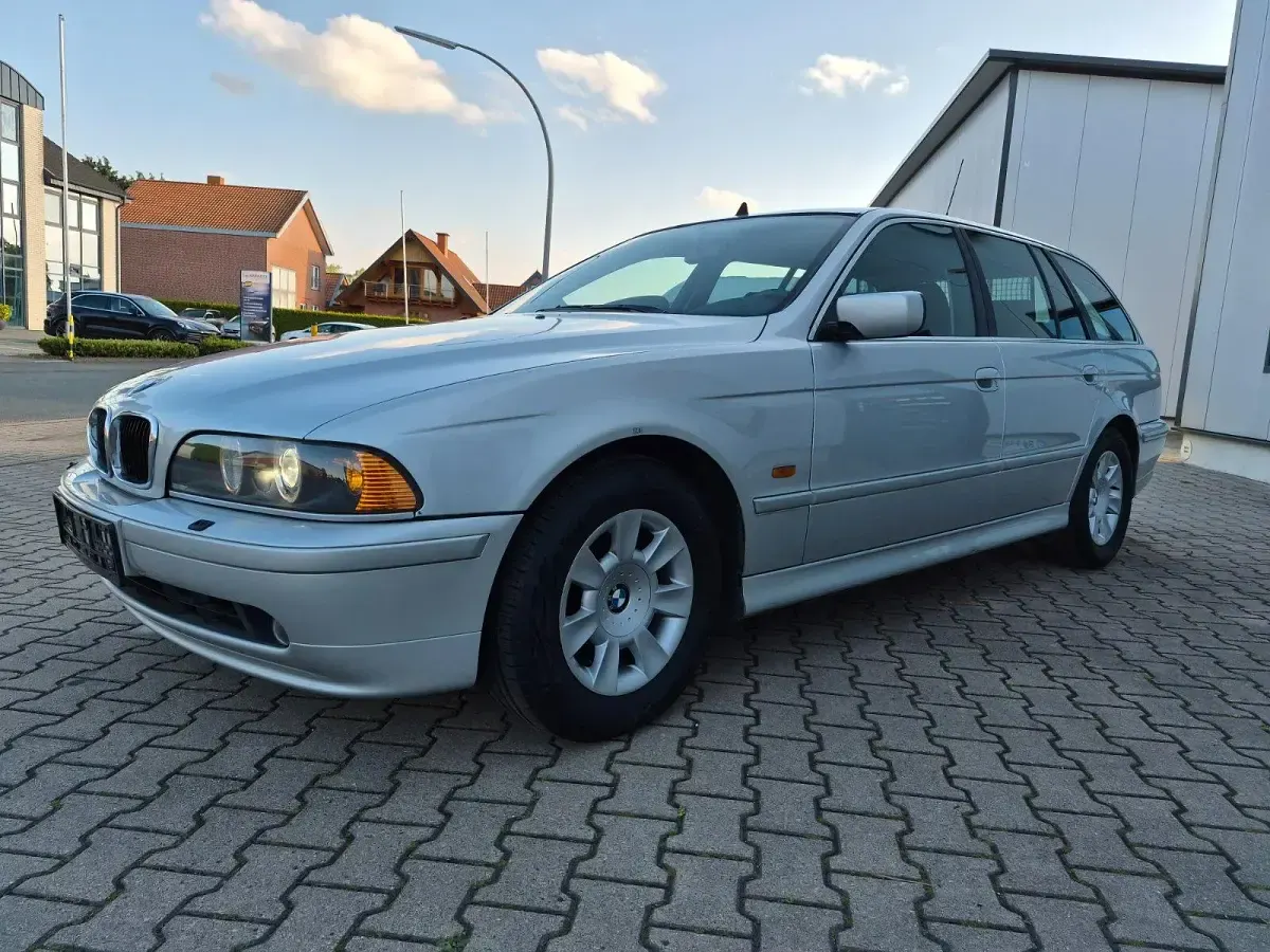 Gebraucht BMW 525 163 PS (119 kW) 2003 Silber Kombi