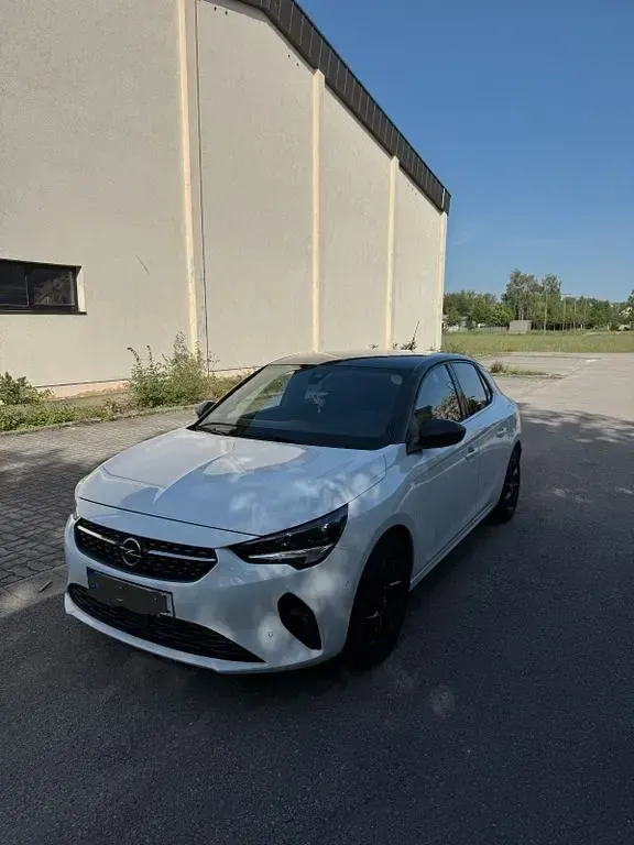 Używany Opel Corsa 101 KM (74 kW) 2020 Biały Hatchback