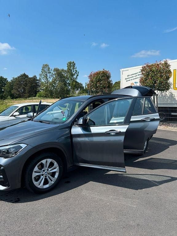 Grau Gebraucht 2022 BMW X1 M Sport SUV | 25.400 € (Superpreis) - Bild 1/4