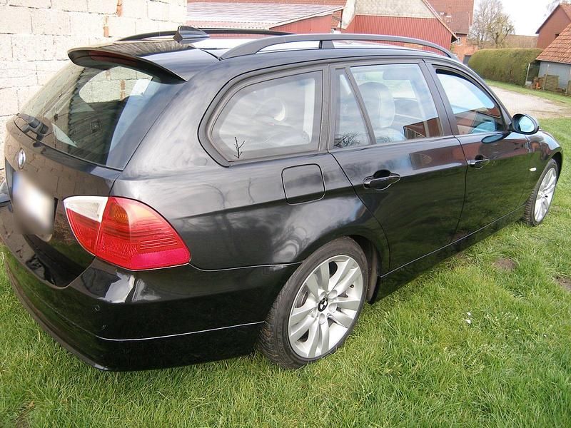 Używany BMW 320 150 KM (110 kW) 2006 Czarny Kombi