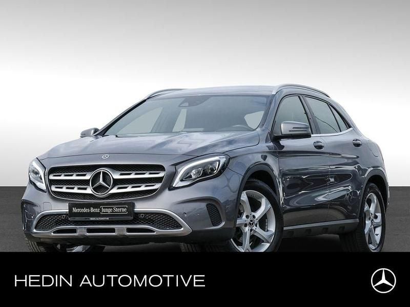 Szary Gebraucht 2018 Mercedes GLA200 Urban SUV | 18.980 € (Fairer Preis) - Bild 1/4