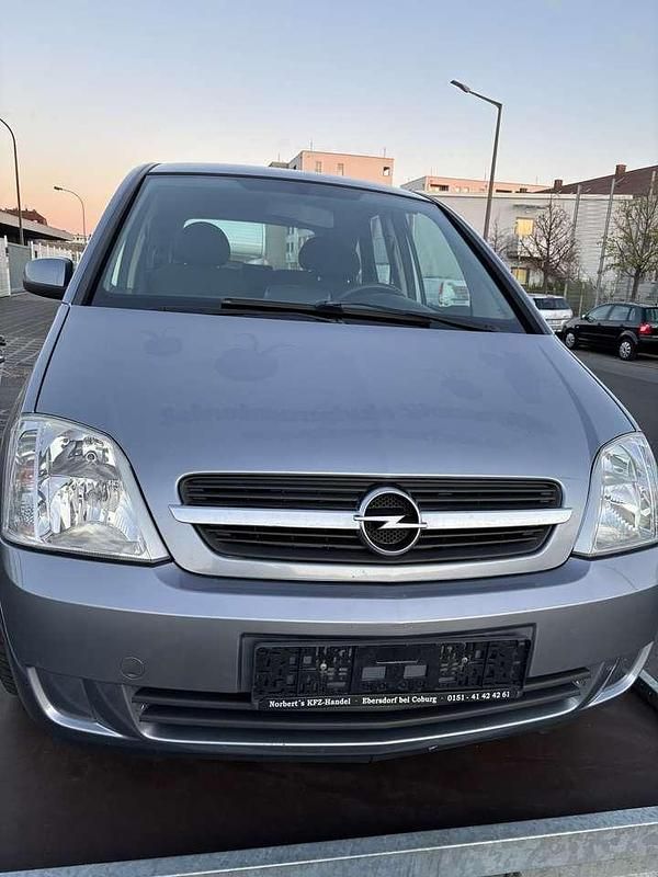 Gebraucht Opel Meriva Essentia 101 PS (74 kW) 2003 Van / Kleinbus