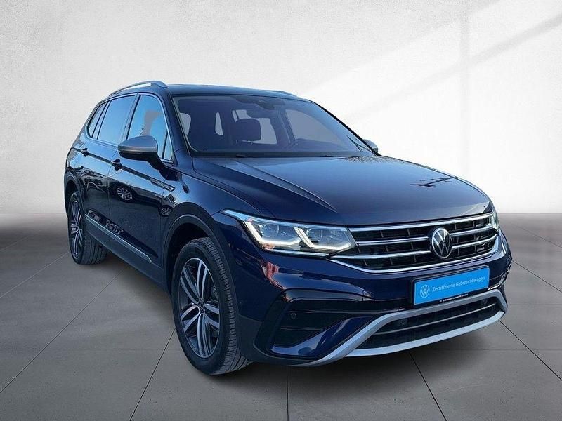 Gebraucht VW Tiguan Allspace Elegance 200 PS (147 kW) 2022 Atlantic blue metallic SUV
