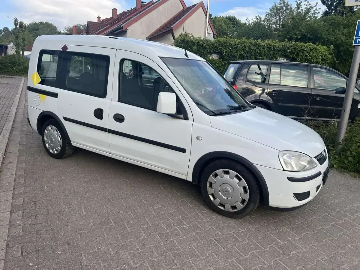 Gebraucht Opel Combo 75 PS (55 kW) 2010 Weiß Van / Kleinbus