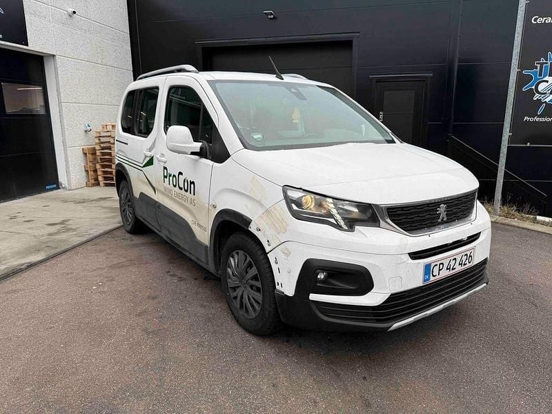 Weiß Gebraucht 2020 Peugeot Rifter Allure Van / Kleinbus | 8.438 € (Superpreis) - Bild 1/4
