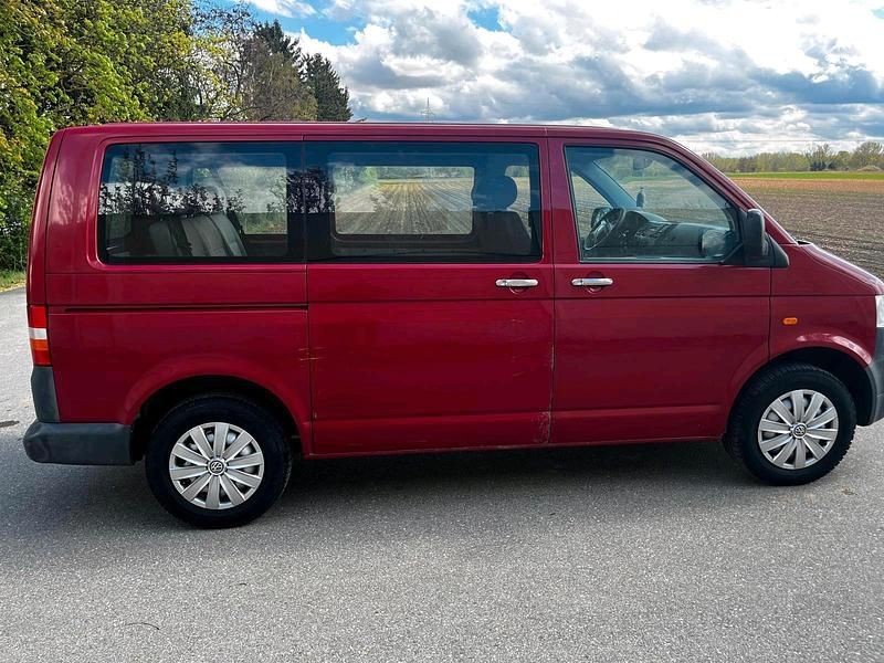 Gebraucht VW Caravelle 102 PS (75 kW) 2006 Rot Van