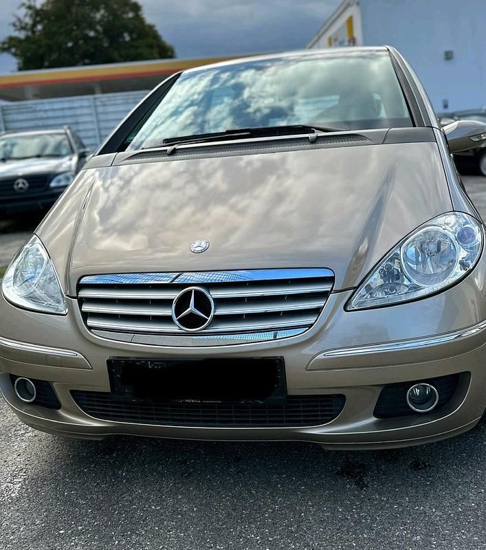 Gelb Gebraucht 2004 Mercedes A180 Limousine | 1.900 € (Fairer Preis) - Bild 1/4