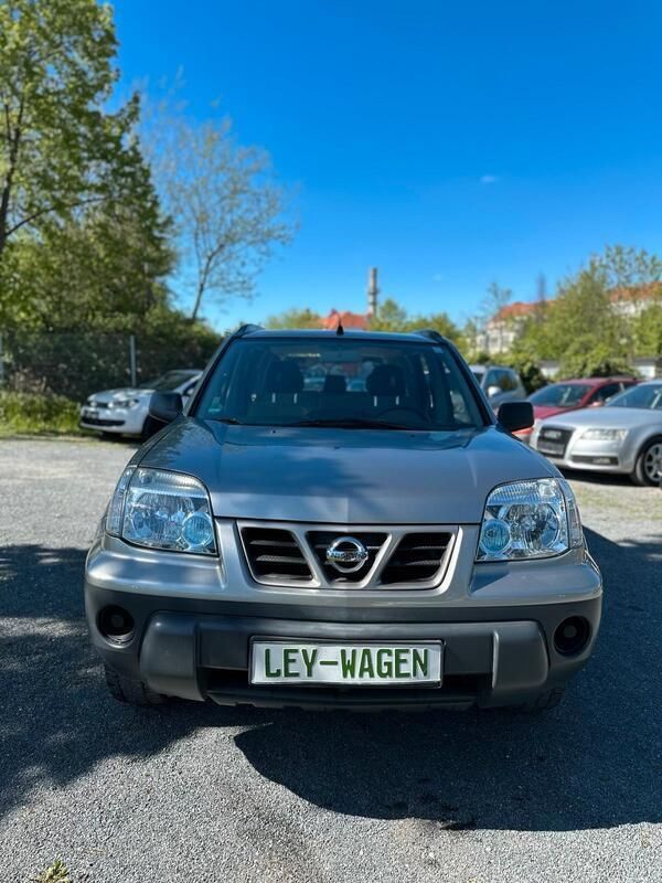 Grau Gebraucht 2003 Nissan X-Trail SUV | 1.600 € (Superpreis) - Bild 1/4