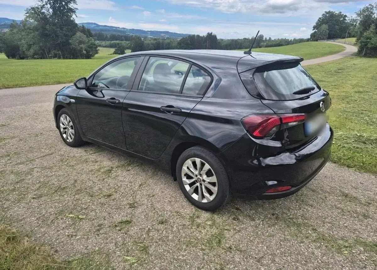 Gebraucht Fiat Tipo Pop 95 PS (69 kW) 2019 Schwarz Kombi