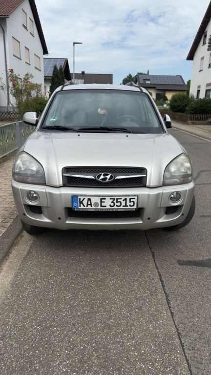 Silber Gebraucht 2009 Hyundai Tucson Edition+ SUV | 5.000 € (Fairer Preis) - Bild 1/4