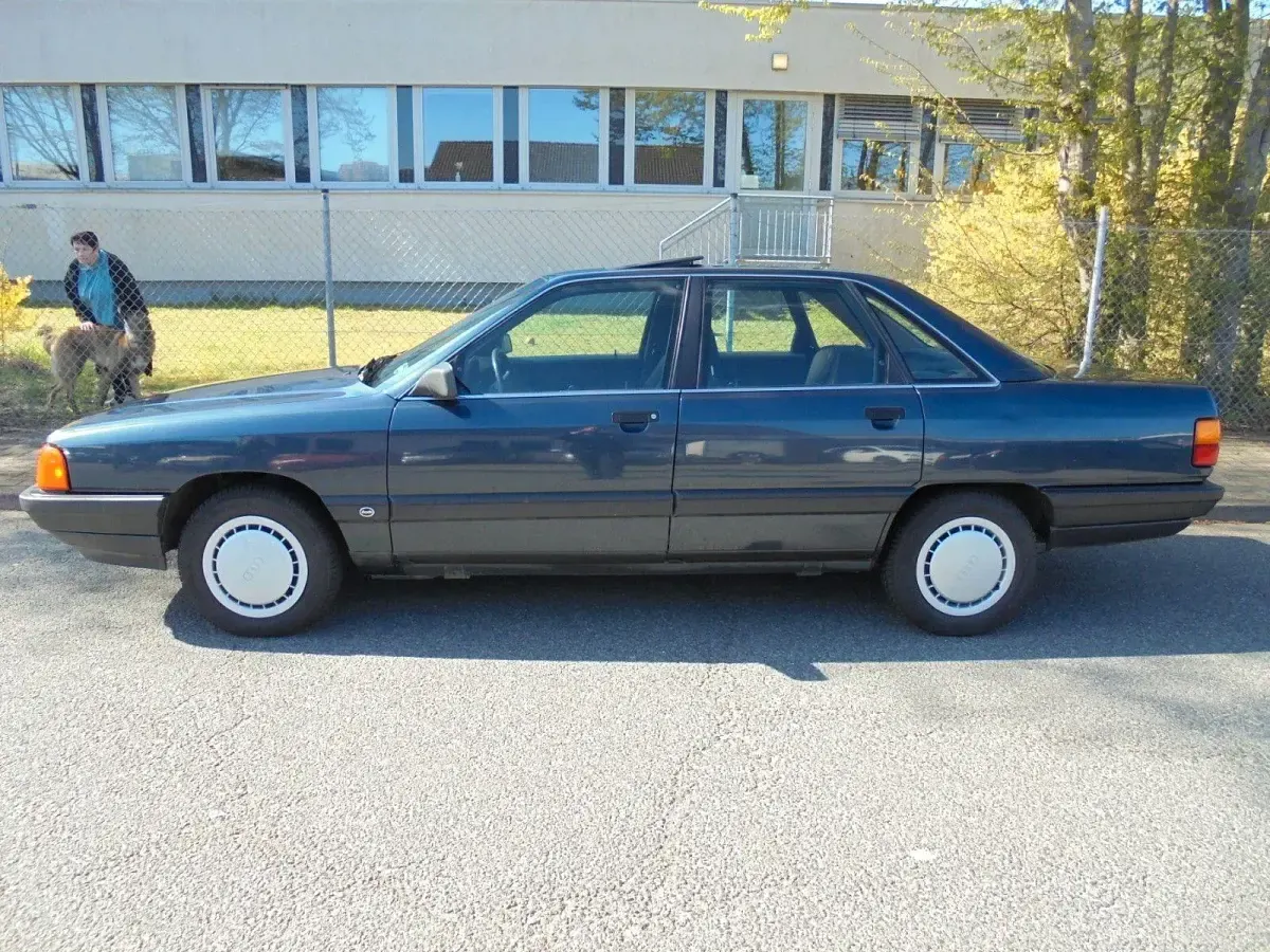 Gebraucht Audi 100 133 PS (97 kW) 1991 Blau Limousine