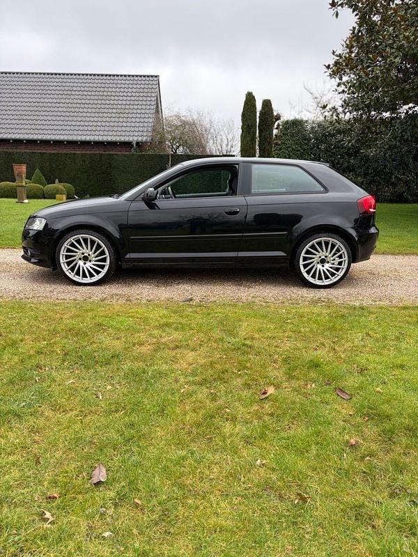 Gebraucht Audi A3 Ambition 105 PS (77 kW) 2010 Schwarz Kleinwagen