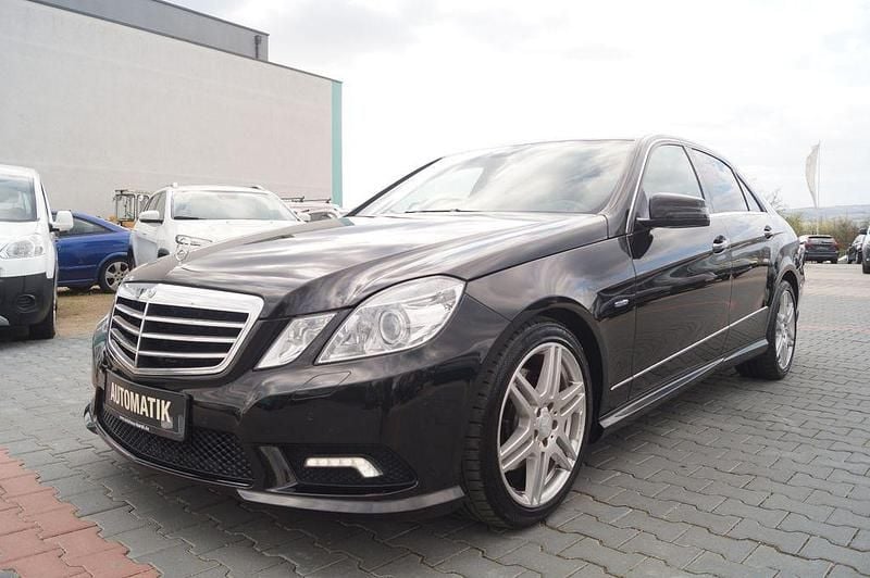 Gebraucht Mercedes E250 Avantgarde 204 PS (150 kW) 2009 Schwarz Limousine