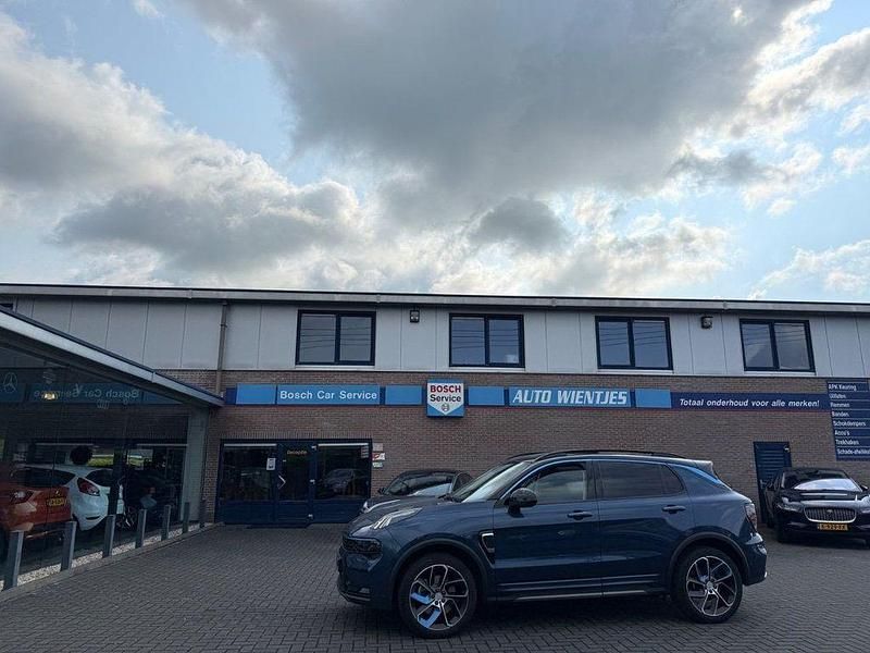 Blau Gebraucht 2022 Lynk & Co 01 SUV | 22.950 € - Bild 1/4